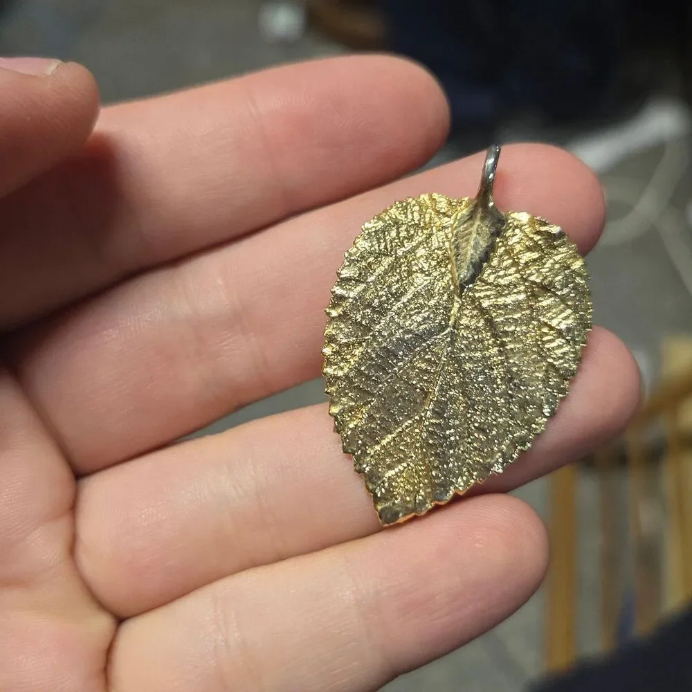 Leaf Pendant Costume L10